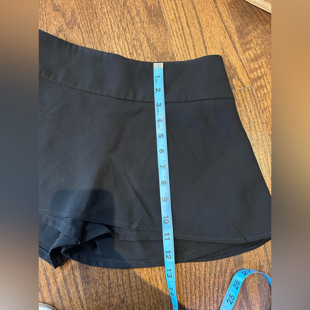 Express Black Women's Shorts - Picture 8 of 9